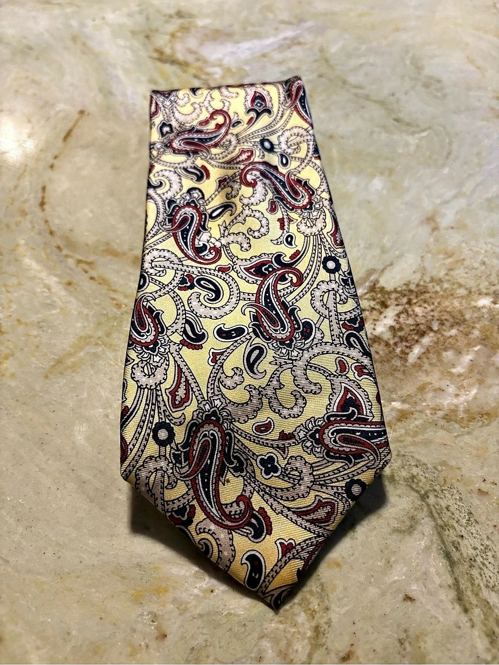 Liberty Paisley Silk Tie in Beige & Red Like New